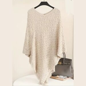 Flash Sale❗️COZY WINTER WHITE PONCHO SWEATER OS
